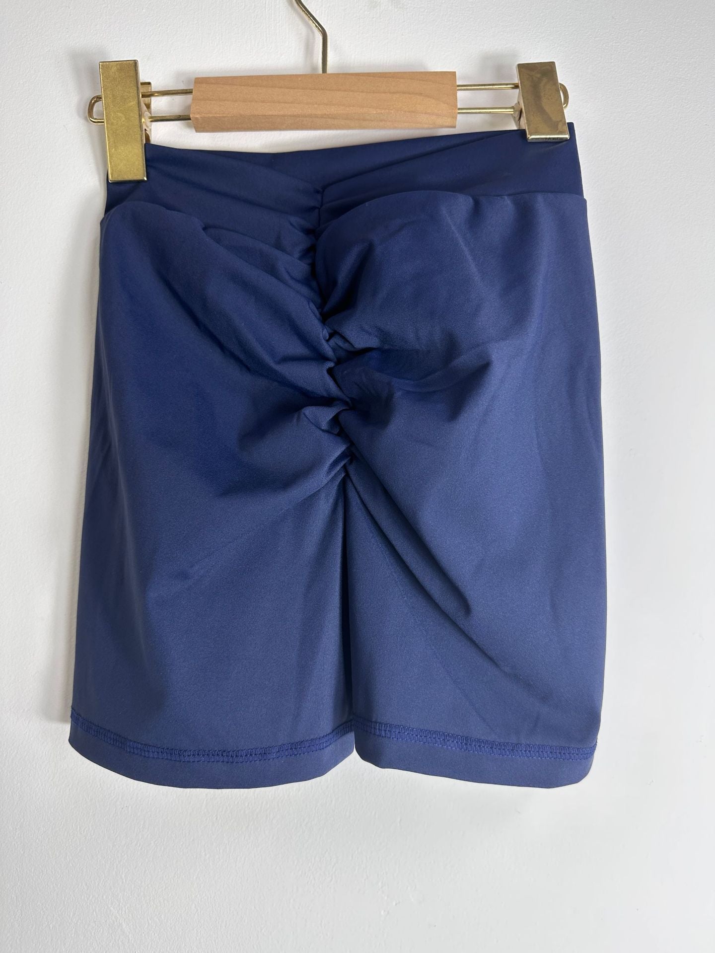 Deep V-shaped Wrinkled Butt Hip Yoga Shorts Sports Fitness