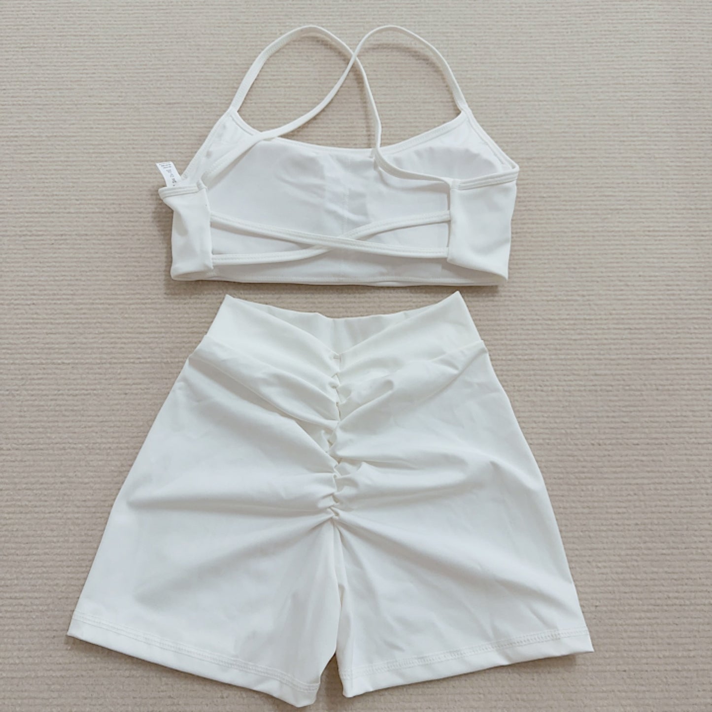 Deep V-shaped Wrinkled Butt Hip Yoga Shorts Sports Fitness